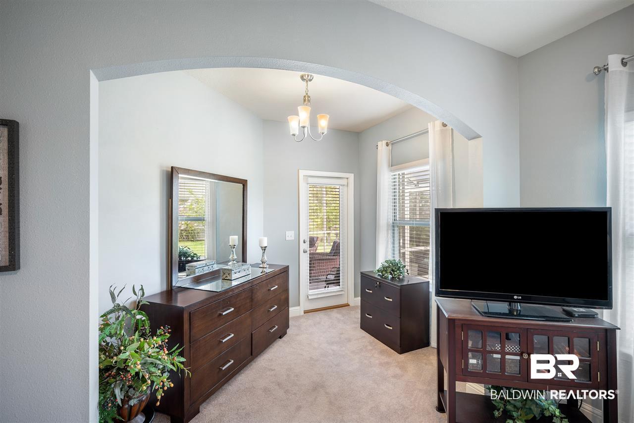 9230 Appache Lane Daphne, AL 36526 - Photo 20 of 41 Master Sitting Area