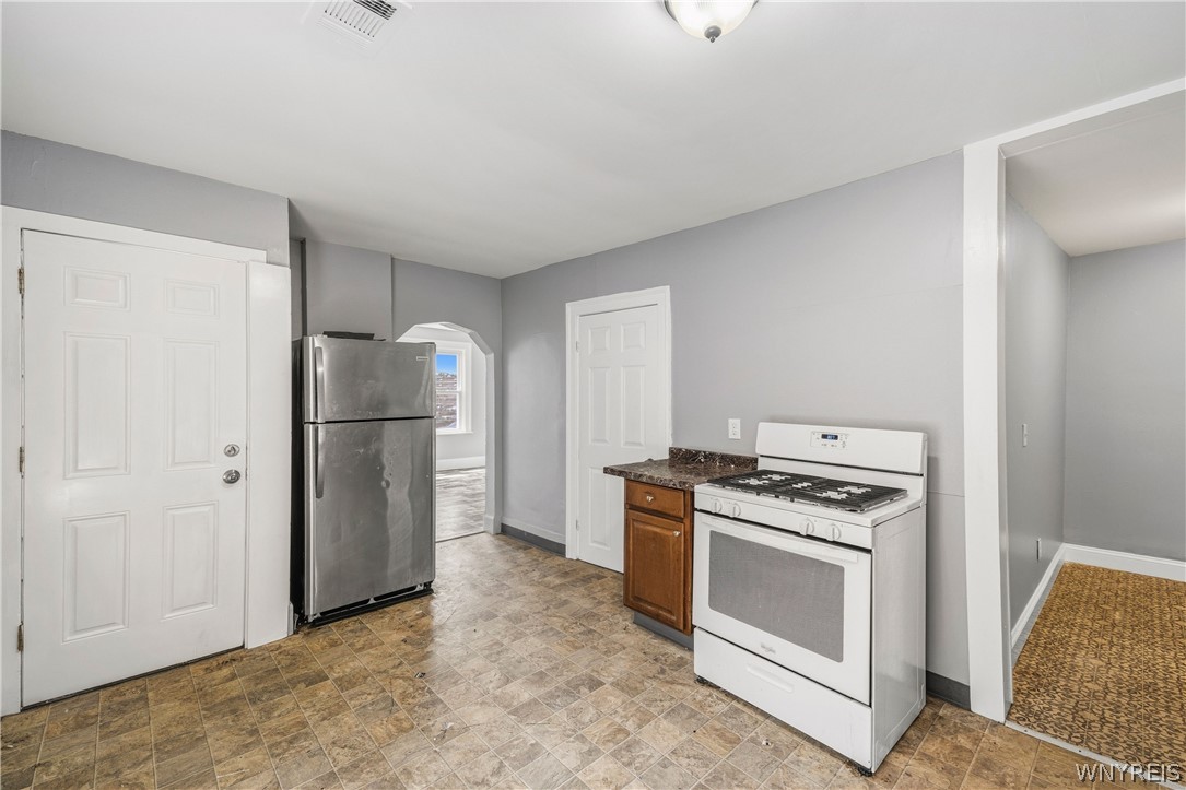 389 Military Road Buffalo, NY 14207 - Photo 20 of 31