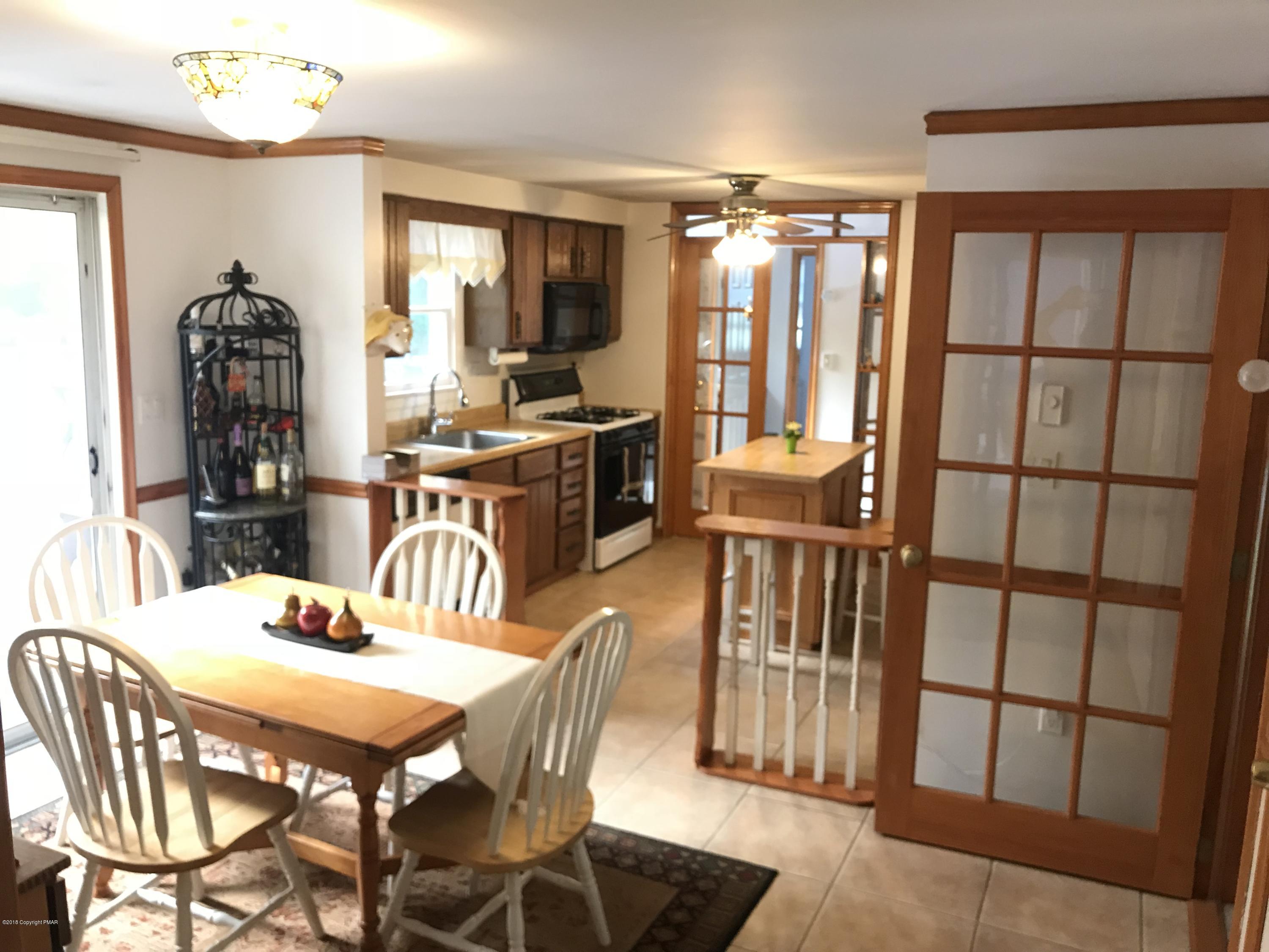 51 Dancing Ridge Road East Stroudsburg, PA 18302 - Photo 8 of 28 EAT-IN-KITCHEN AREA