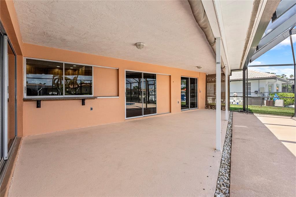 2044 Montana Avenue Northeast St. Petersburg, FL 33703 - Photo 12 of 53