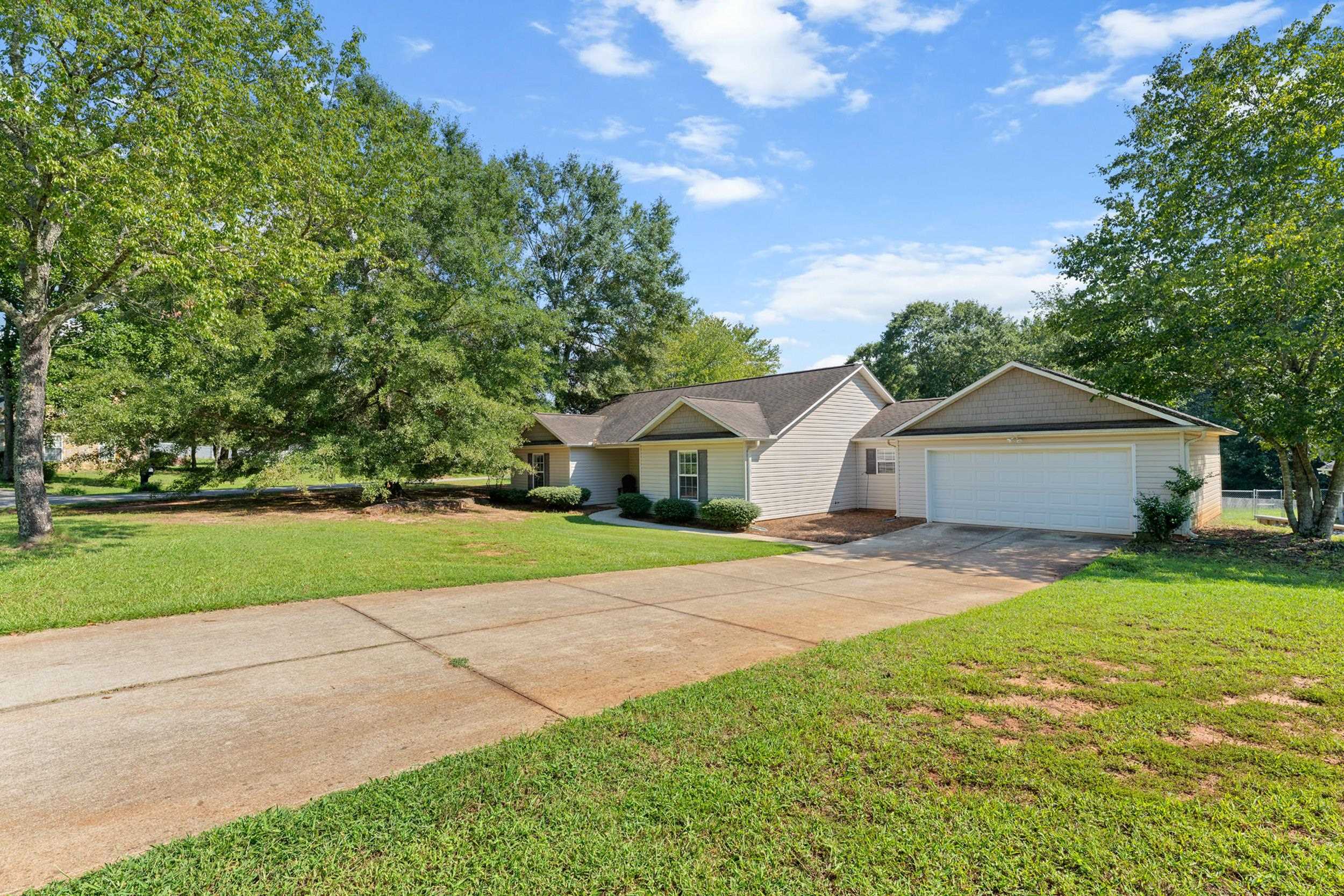 217 Shady Spring Way Wellford, SC 29385 - Photo 5 of 36 Gallery Image 5