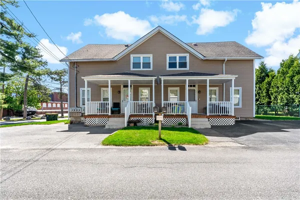 $1,400 | 4 Oak Street, Unit 2, Smithfield, RI 02917