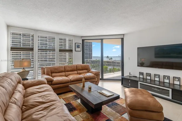 $750,000 | 1915 Brickell Avenue, Unit C506, Miami, FL 33129