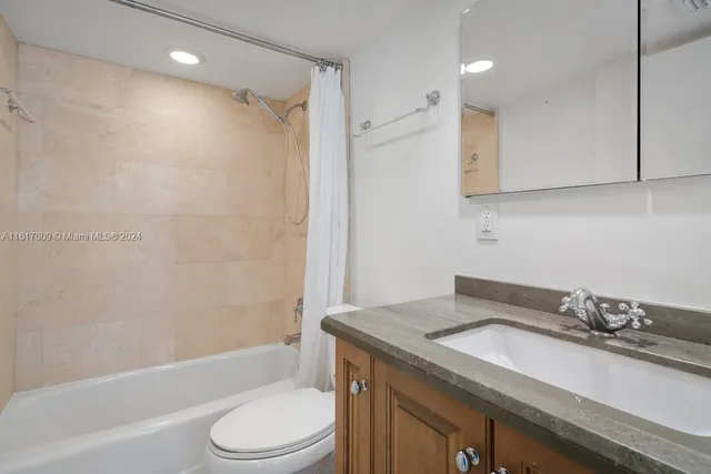 $750,000 | 1915 Brickell Avenue, Unit C506, Miami, FL 33129