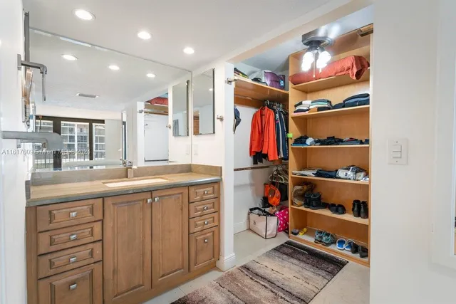 $750,000 | 1915 Brickell Avenue, Unit C506, Miami, FL 33129