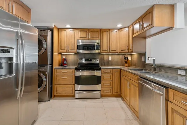 $750,000 | 1915 Brickell Avenue, Unit C506, Miami, FL 33129