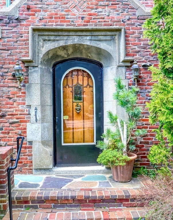 85 Willard Road Brookline, MA 02445 - Photo 4 of 10