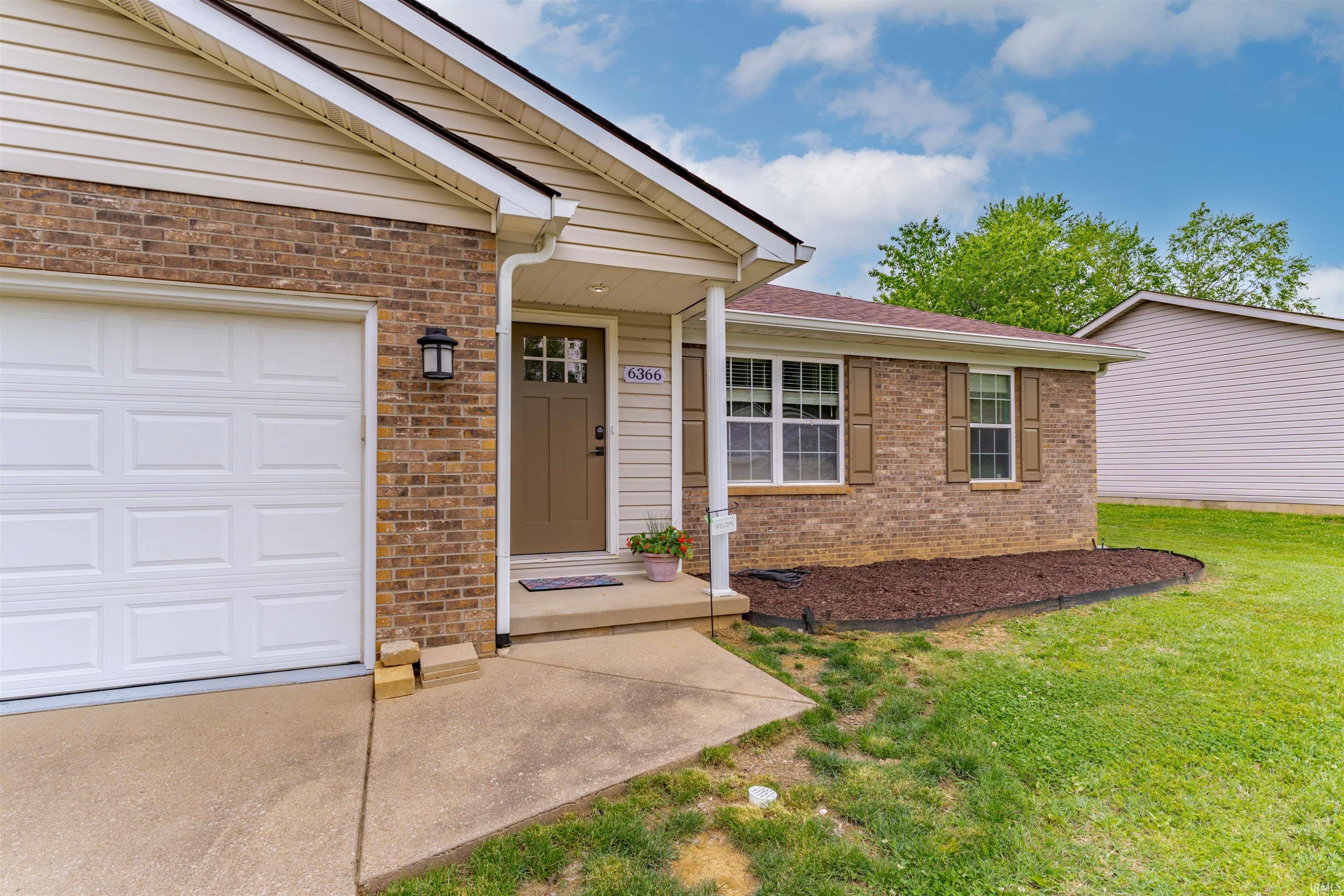 6366 Acadia Drive Newburgh, IN 47630 - Photo 2 of 28