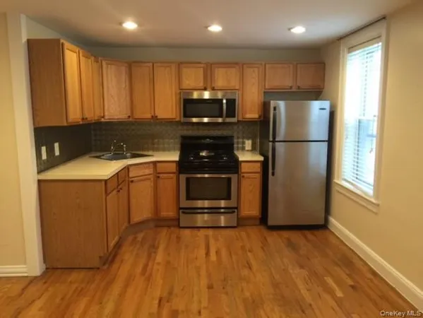 $2,100 | Undisclosed Address, Northport, NY 11768