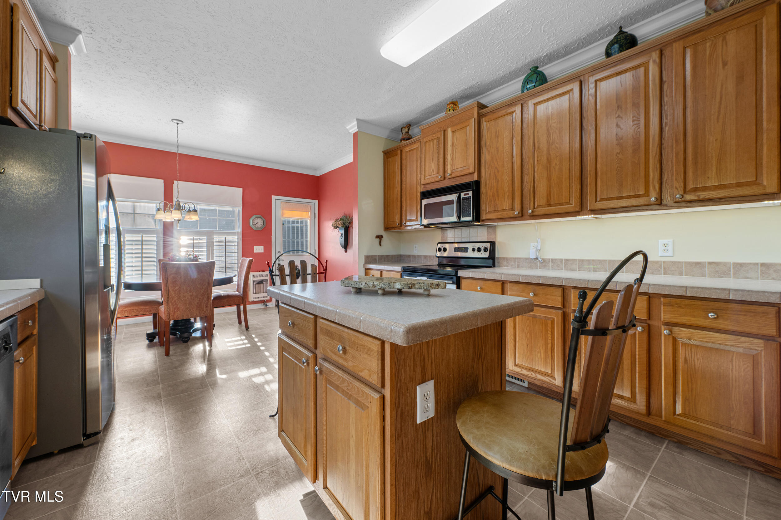 261 Adams Road Mountain City, TN 37683 - Photo 6 of 33 4.28.25_lmc-24