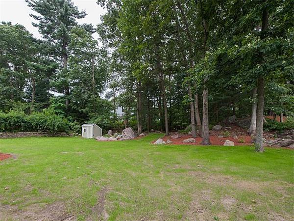 22 Robin Road Lynnfield, MA 01940 - Photo 23 of 27 Gallery Image 23