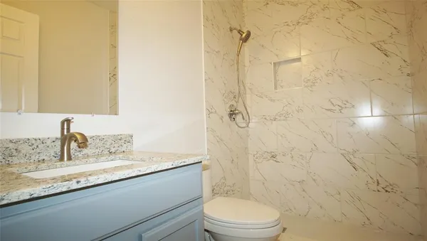 $1,850 | 319 Southeast 13th Street, Grand Prairie, TX 75051