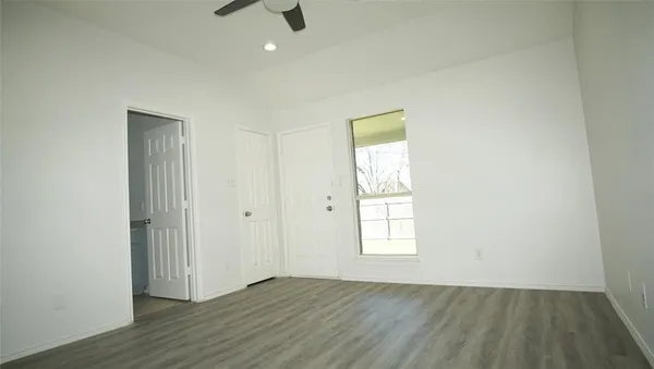 $1,850 | 319 Southeast 13th Street, Grand Prairie, TX 75051