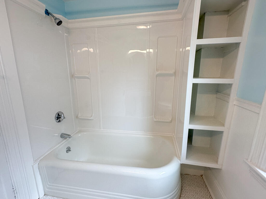 70 Pearl Street Bangor, ME 04401 - Photo 14 of 23 Full Bath