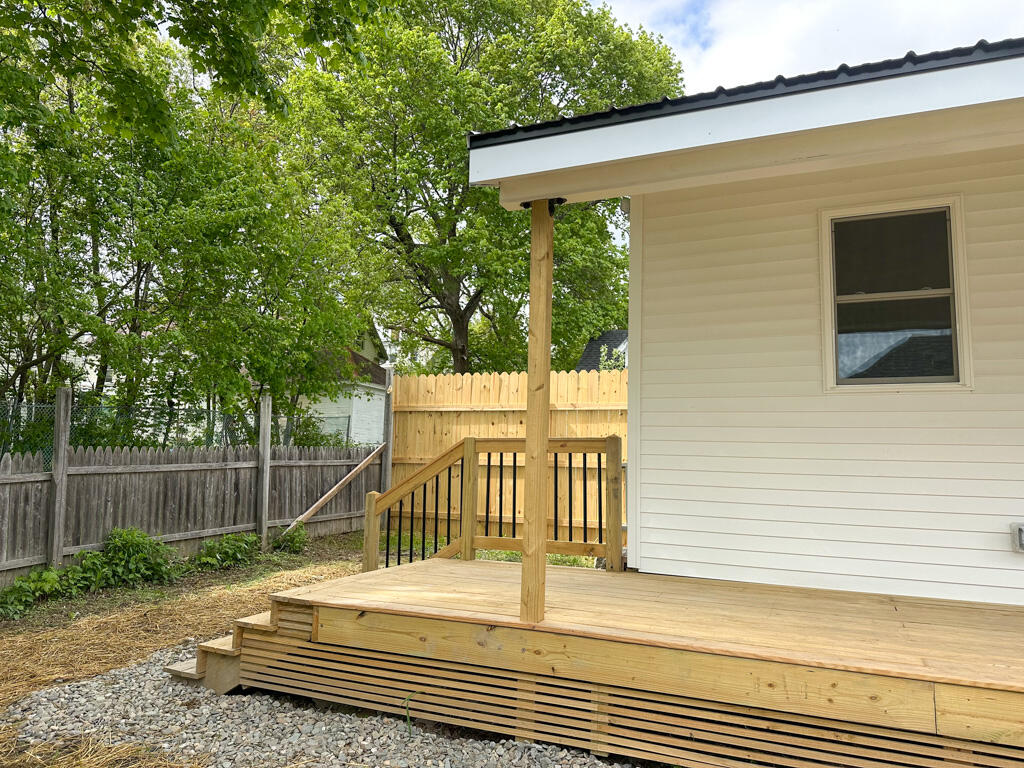 70 Pearl Street Bangor, ME 04401 - Photo 3 of 23 Porch
