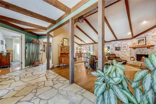 a view of an entryway with patio