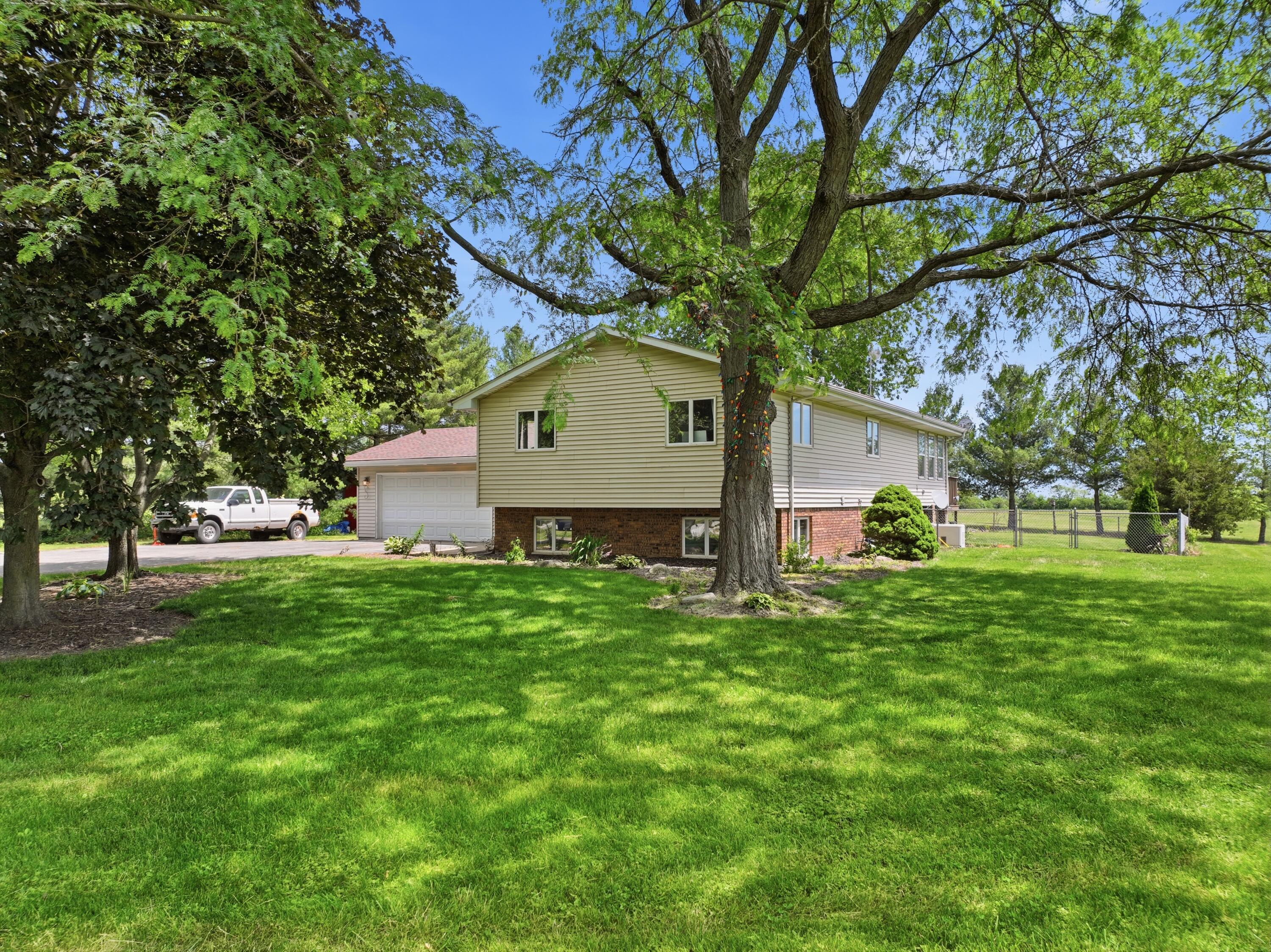 13875 Delaware Street Crown Point, IN 46307 - Photo 2 of 35 3000x2247