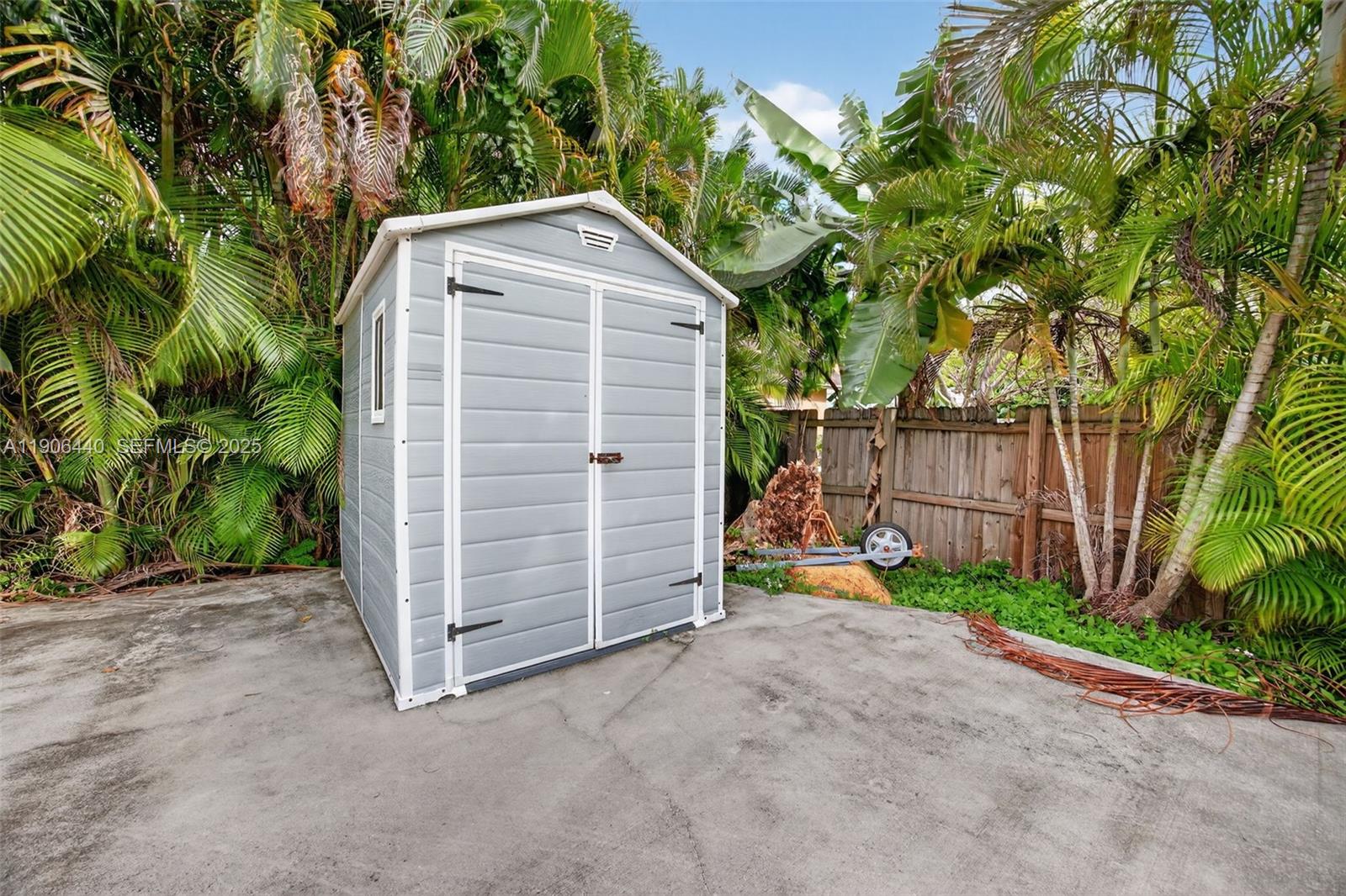 344 Southwest 3rd Street Florida City, FL 33034 - Photo 32 of 35 a view of outdoor space and yard
