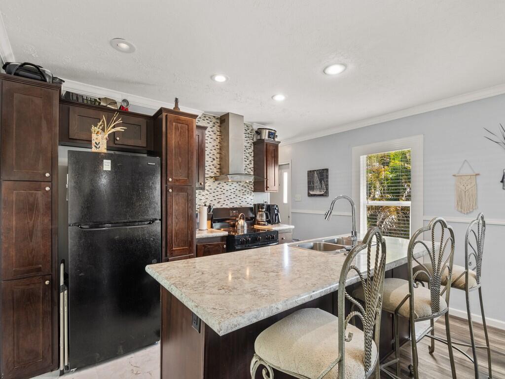 309 Mockingbird Avenue Fort Pierce, FL 34982 - Photo 4 of 22 Kitchen