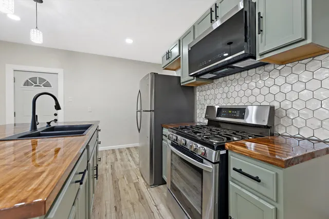 $264,500 | 2031 South 7th Street, Milwaukee, WI 53204