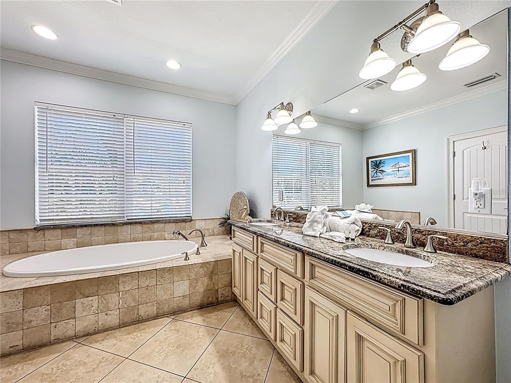 4805 2nd Avenue Holmes Beach, FL 34217 - Photo 52 of 96