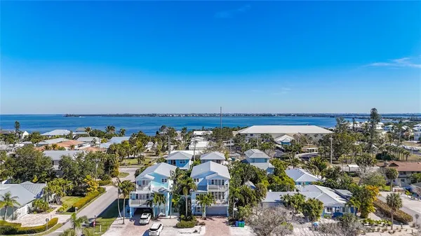 $2,439,000 | 4805 2nd Avenue, Holmes Beach, FL 34217