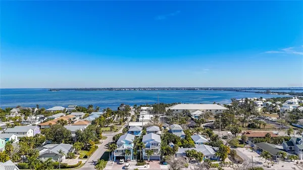 $2,439,000 | 4805 2nd Avenue, Holmes Beach, FL 34217