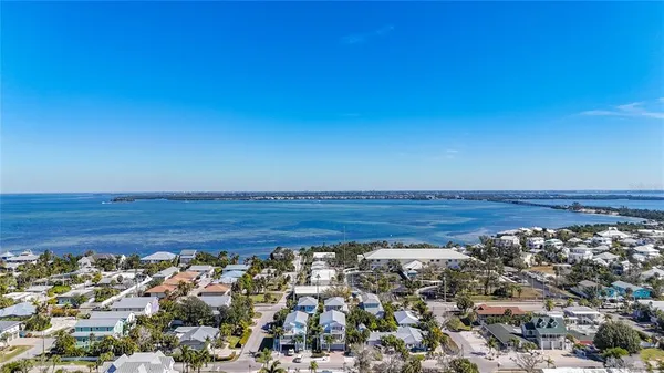 $2,439,000 | 4805 2nd Avenue, Holmes Beach, FL 34217
