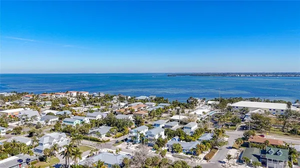 $2,439,000 | 4805 2nd Avenue, Holmes Beach, FL 34217