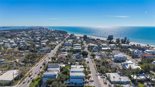 $2,439,000 | 4805 2nd Avenue, Holmes Beach, FL 34217