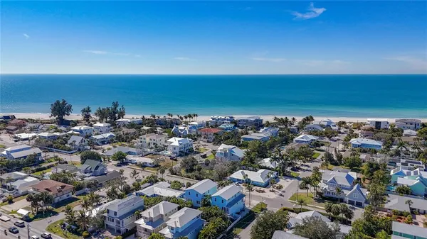 $2,439,000 | 4805 2nd Avenue, Holmes Beach, FL 34217