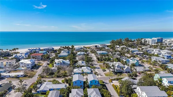 $2,439,000 | 4805 2nd Avenue, Holmes Beach, FL 34217