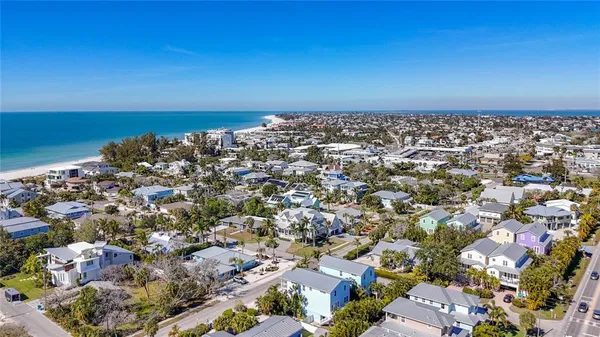 $2,439,000 | 4805 2nd Avenue, Holmes Beach, FL 34217