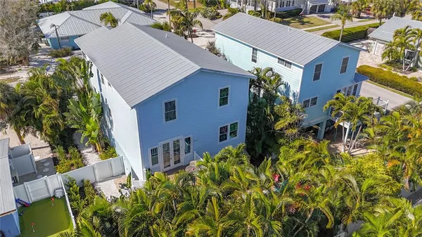 $2,439,000 | 4805 2nd Avenue, Holmes Beach, FL 34217