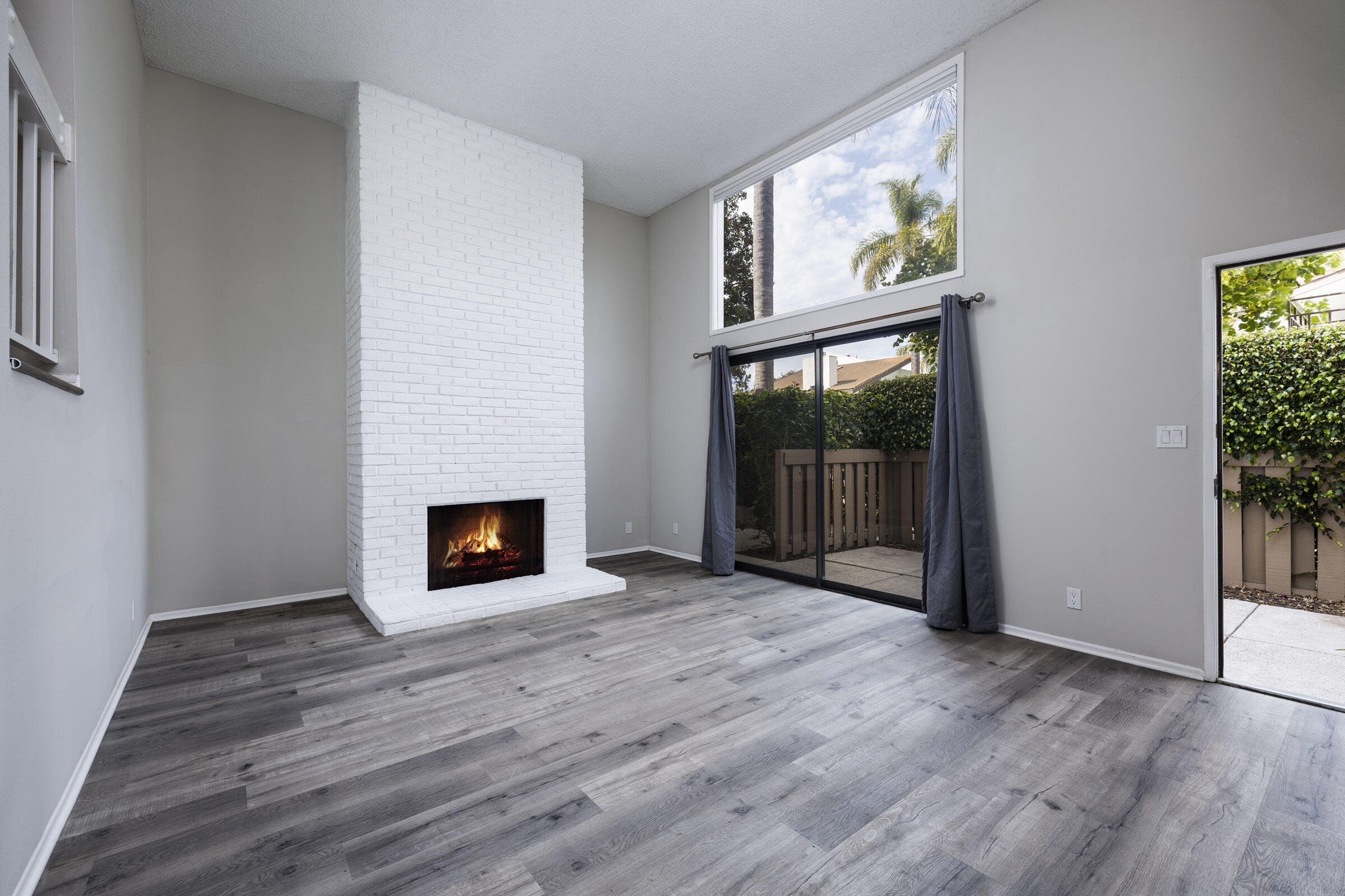 653 Verde Mar Drive, Unit E Santa Barbara, CA 93103 - Photo 6 of 23 a view of an empty room and window