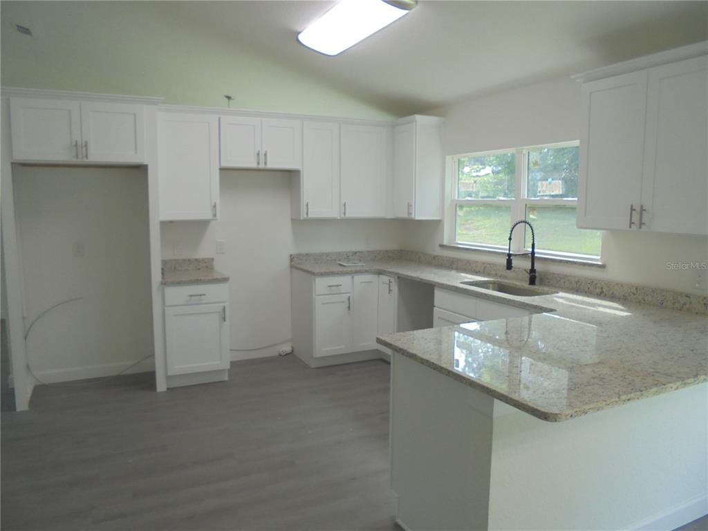 340 Emerald Road Ocala, FL 34472 - Photo 8 of 23
