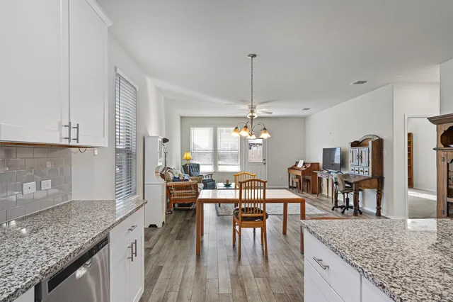 $315,000 | 160 Gunther Way, Taylor, TX 76574