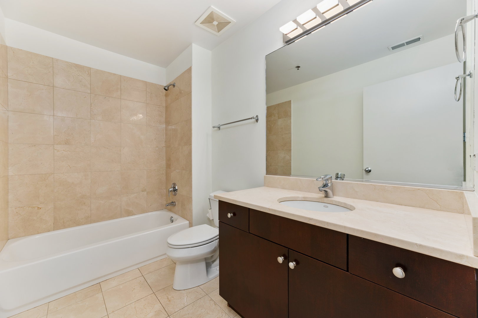 23 North Green Street, Unit 206 Chicago, IL 60607 - Photo 14 of 20