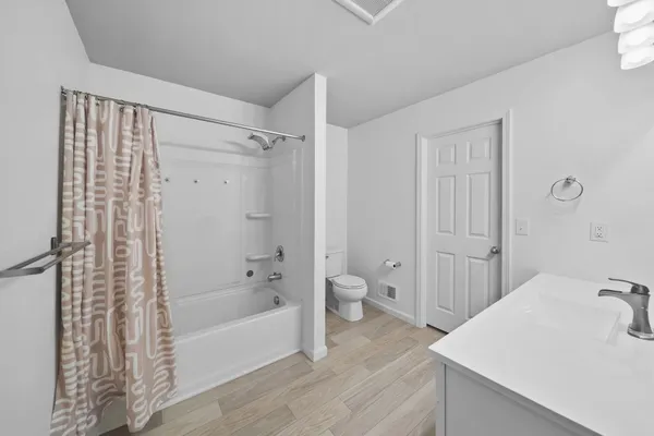 $270,000 | 130 Lighthouse Lane, Brooklyn, MI 49230