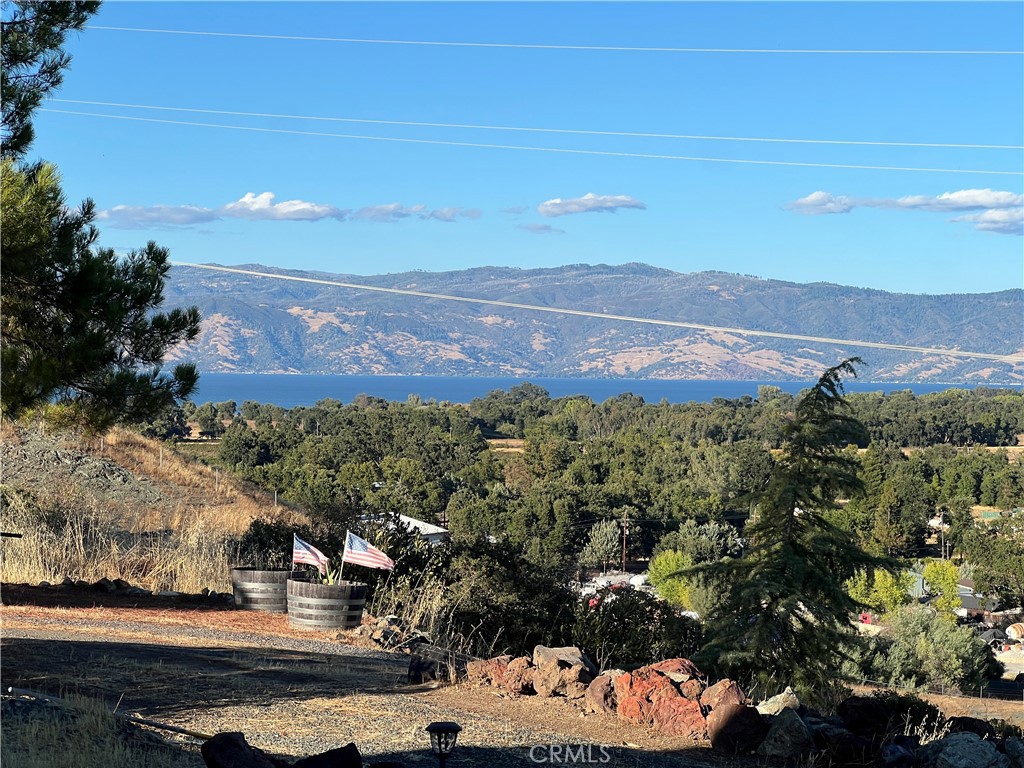 Lake view & 360 degree views.