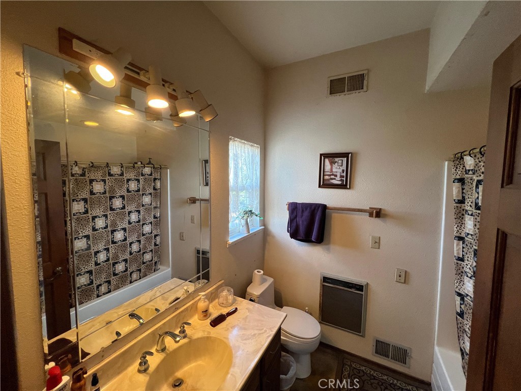 3245 Ackley Road Lakeport, CA 95453 - Photo 17 of 27 Primary suite bath