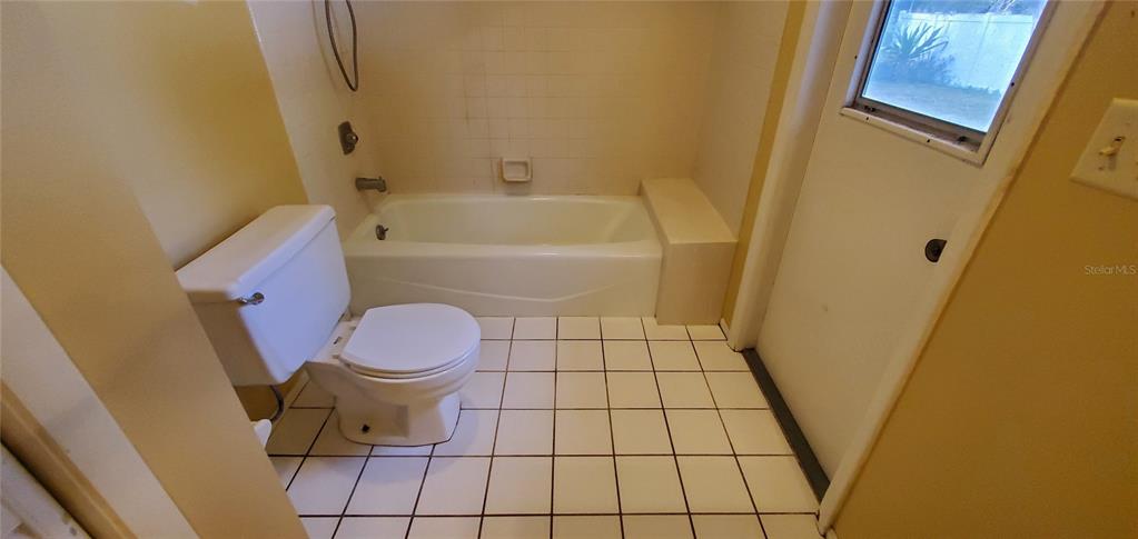 1472 Olympia Road Venice, FL 34293 - Photo 17 of 23 second bathroom