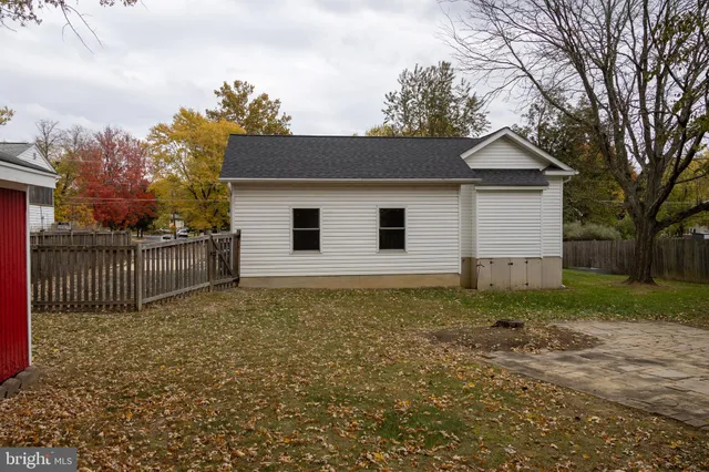 $3,842 | 5914 Ridge View Drive, Alexandria, VA 22310