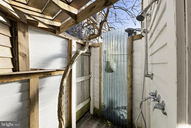 $4,499,000 | 6 North 4th Street, Surf City, NJ 08008