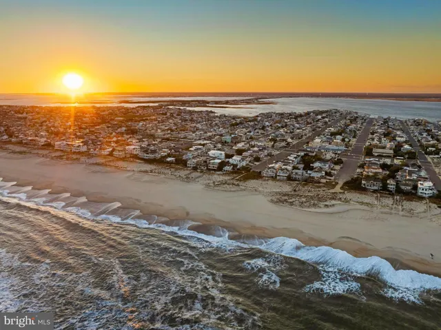 $4,499,000 | 6 North 4th Street, Surf City, NJ 08008