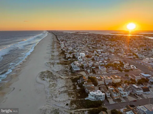 $4,499,000 | 6 North 4th Street, Surf City, NJ 08008