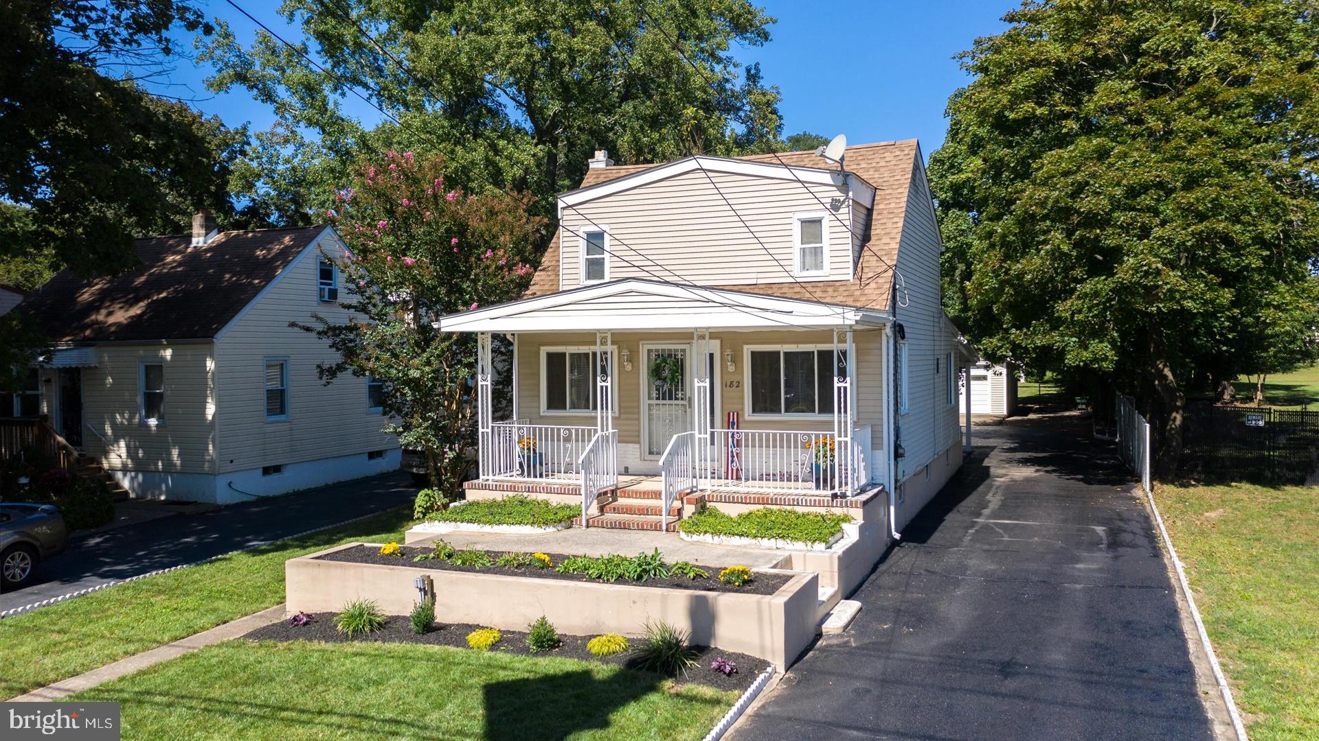 182 Flock Road Hamilton, NJ 08619 - Photo 2 of 34