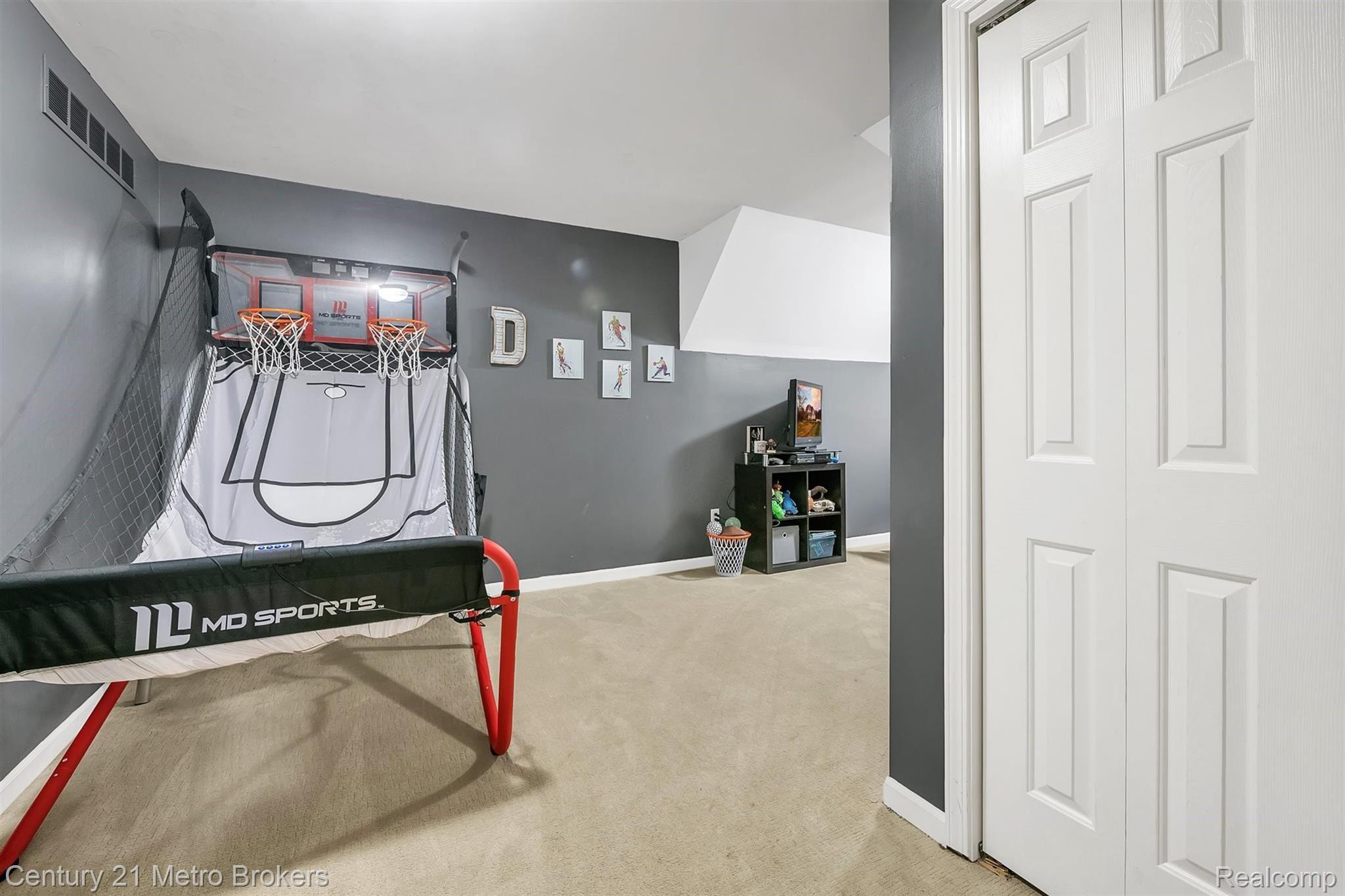 10037 Hegel Road Goodrich, MI 48438 - Photo 34 of 52 27-10037-Hegel-WindowStill-Real-Est.jpg