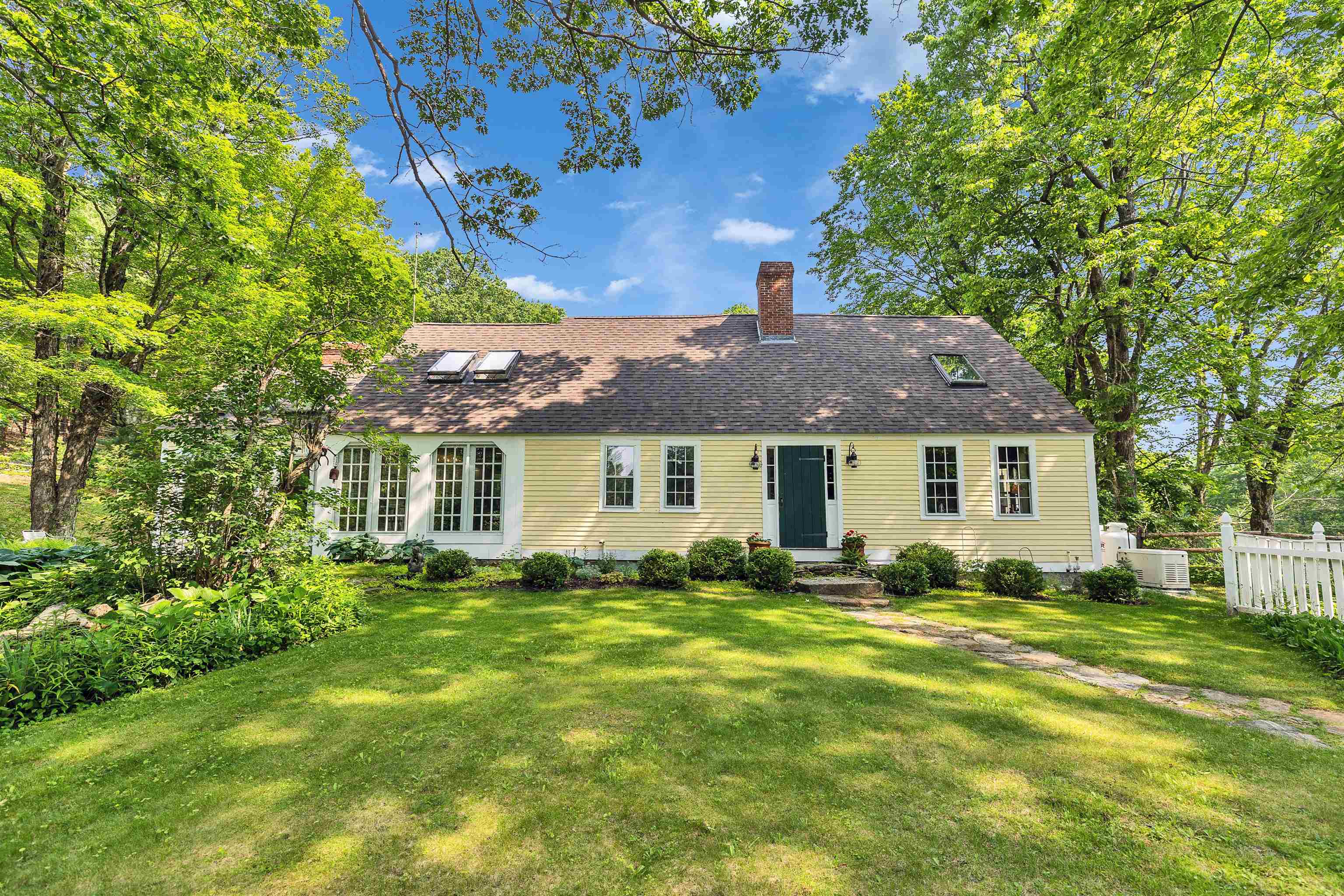 133 Hay Hill Road Francestown, NH 03043 - Photo 1 of 60