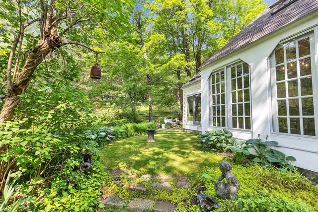 $1,100,000 | 133 Hay Hill Road, Francestown, NH 03043